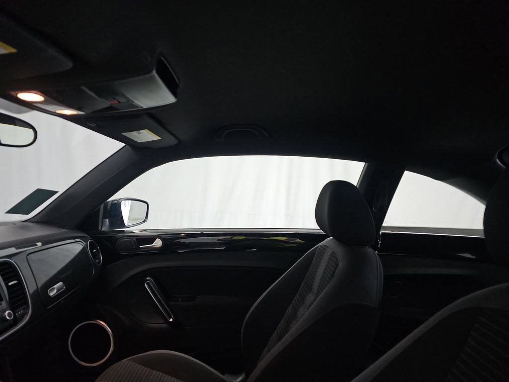 Used 2014 Volkswagen Beetle R-Line FWD image 15