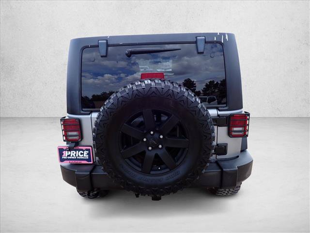Used 2016 Jeep Wrangler Unlimited Rubicon w/ Connectivity Group AWD/4WD image 3