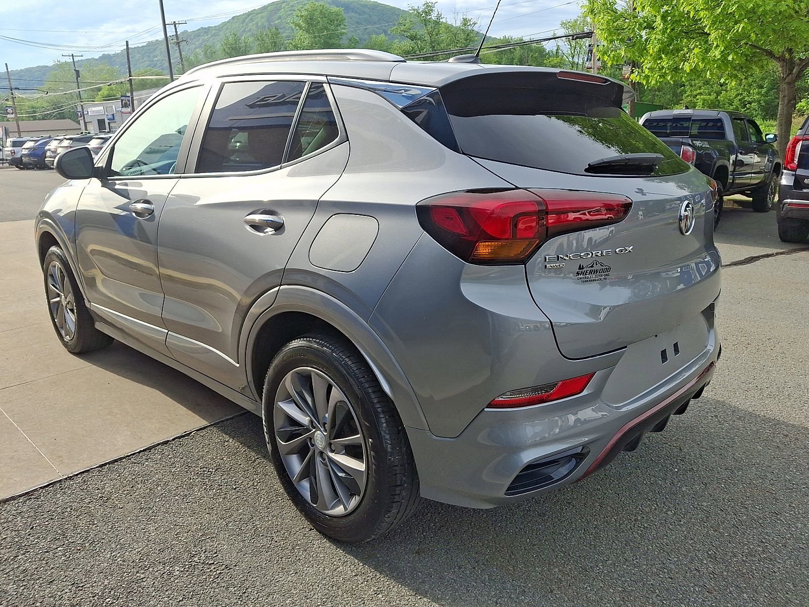Used 2023 Buick Encore GX Select w/ Sport Touring Package AWD/4WD image 4