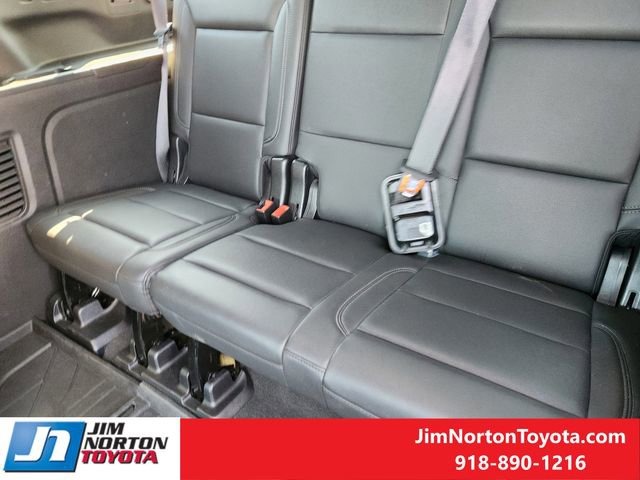 Used 2021 Chevrolet Suburban Z71 image 32