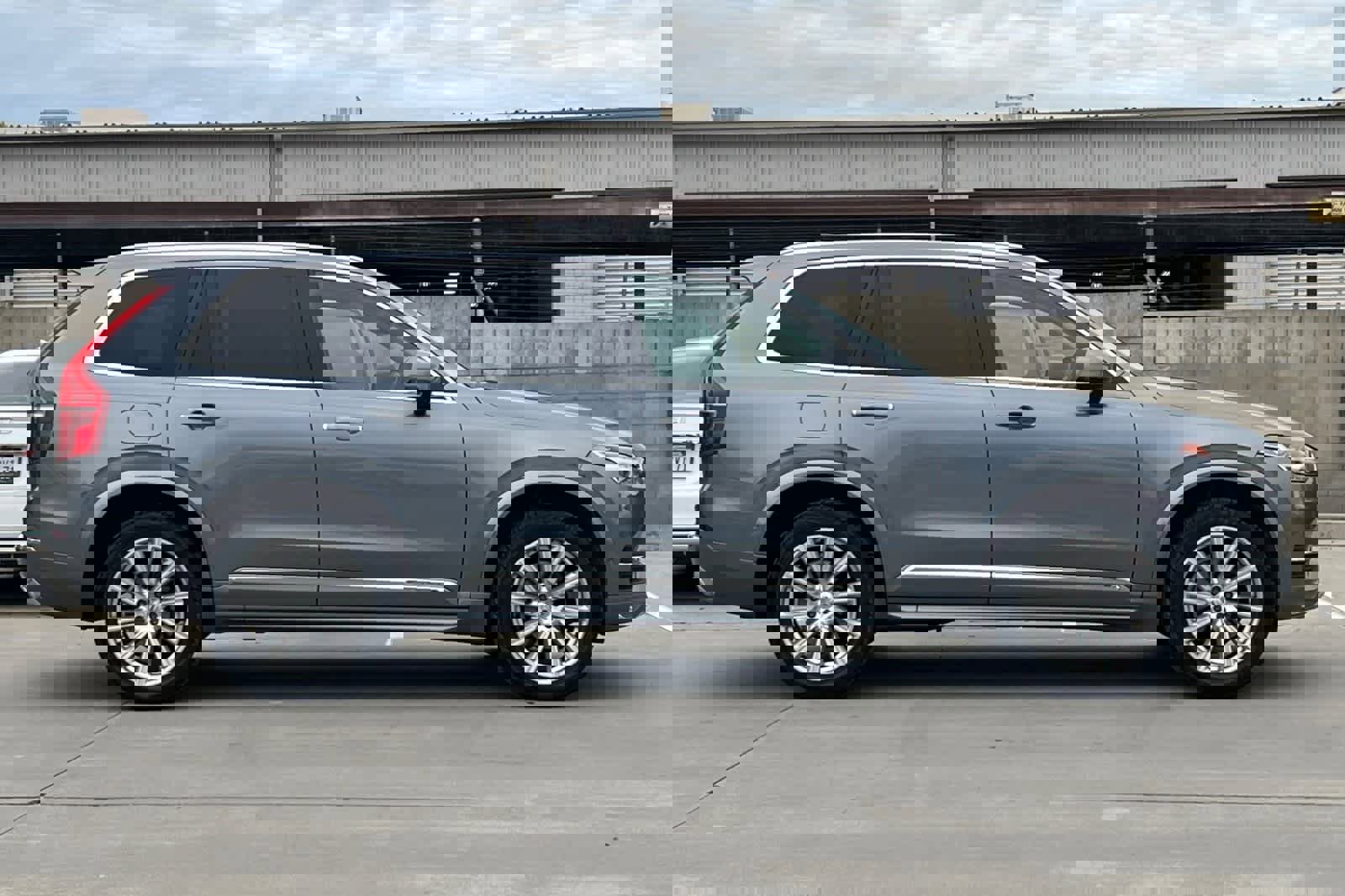 Used 2016 Volvo XC90 T6 Inscription w/ Vision Package image 9