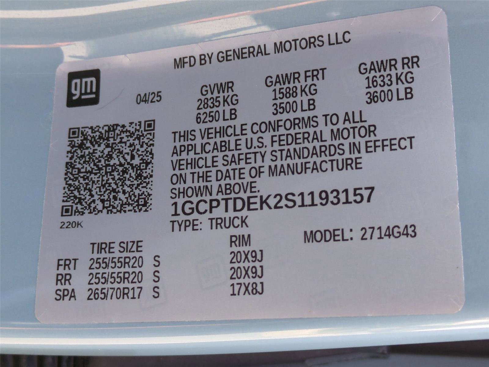 Used 2025 Chevrolet Colorado Z71 w/ Technology Package AWD/4WD image 23