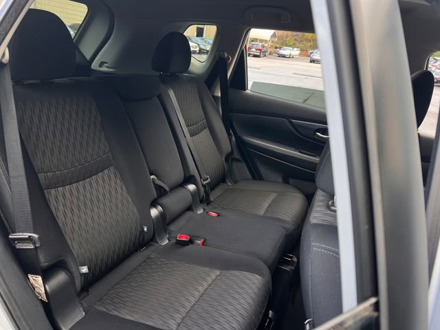 Used 2019 Nissan Rogue SV w/ Premium Package image 28