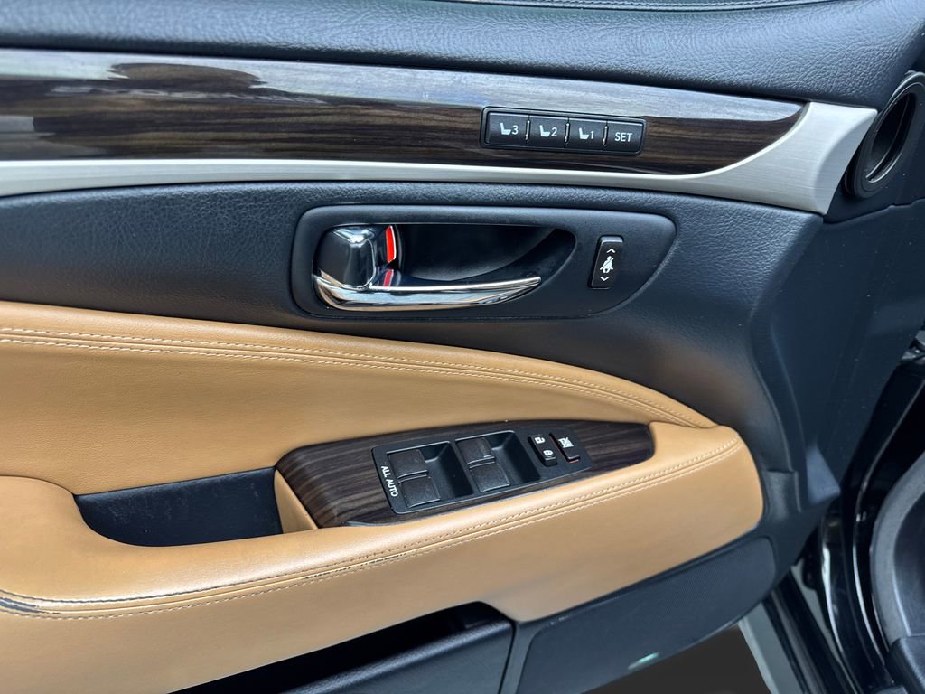 Used 2013 Lexus LS 460 L w/ Preferred Accessory Package image 32