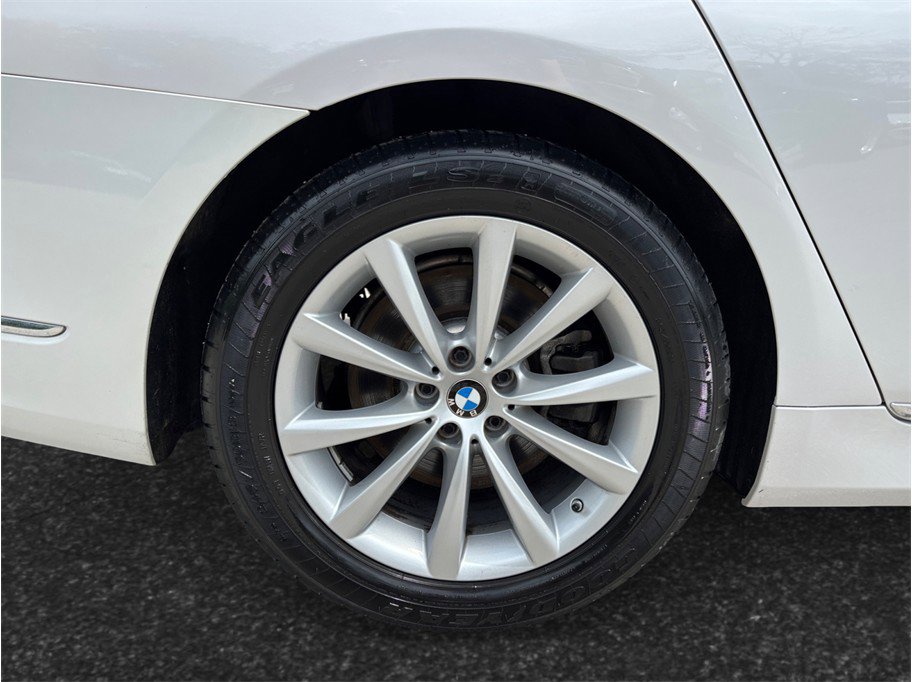 Used 2021 BMW 740i RWD image 16