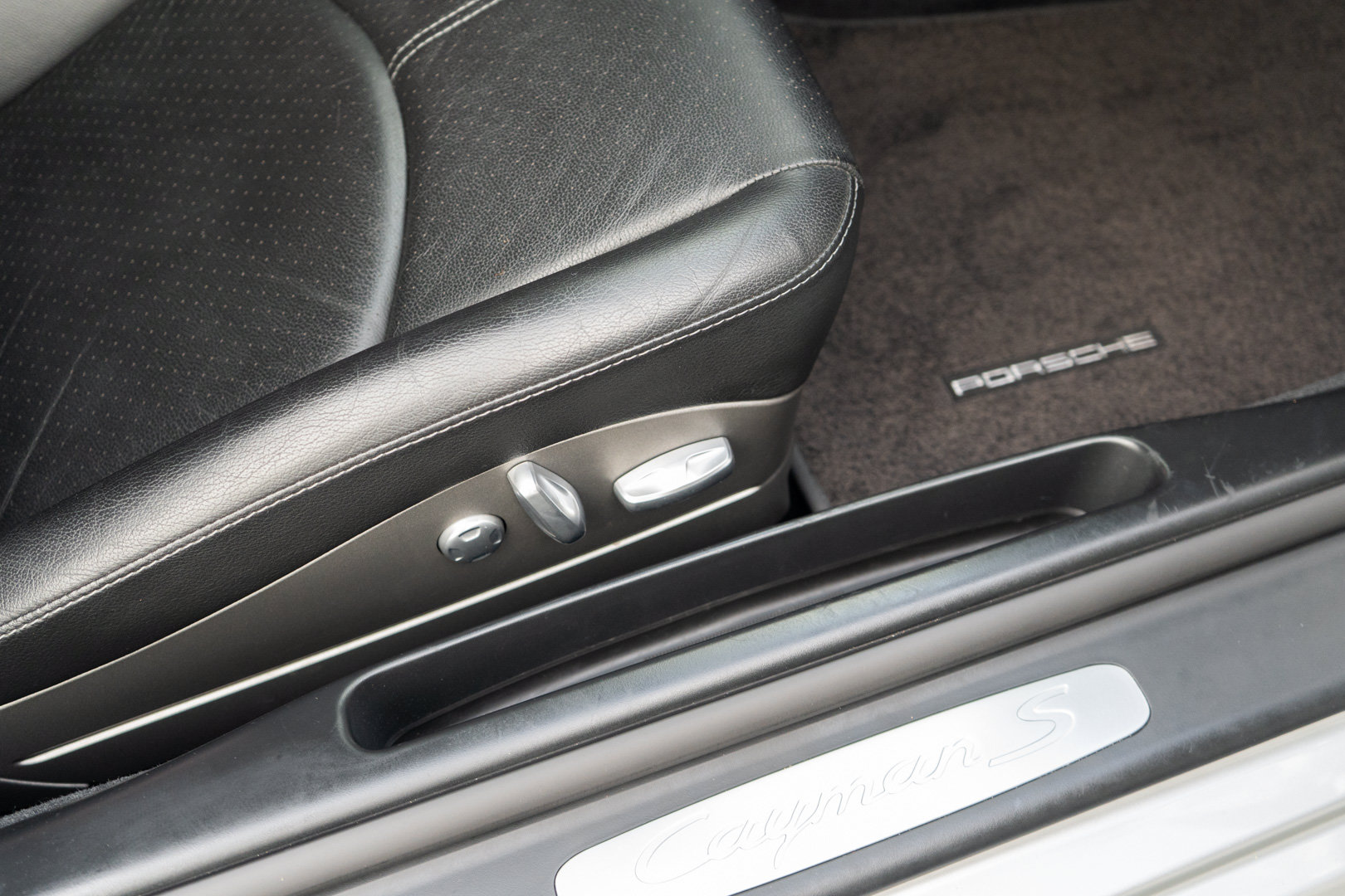Used 2006 Porsche Cayman S RWD image 11