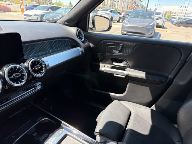 Used 2025 Mercedes-Benz GLB 250 4MATIC image 21