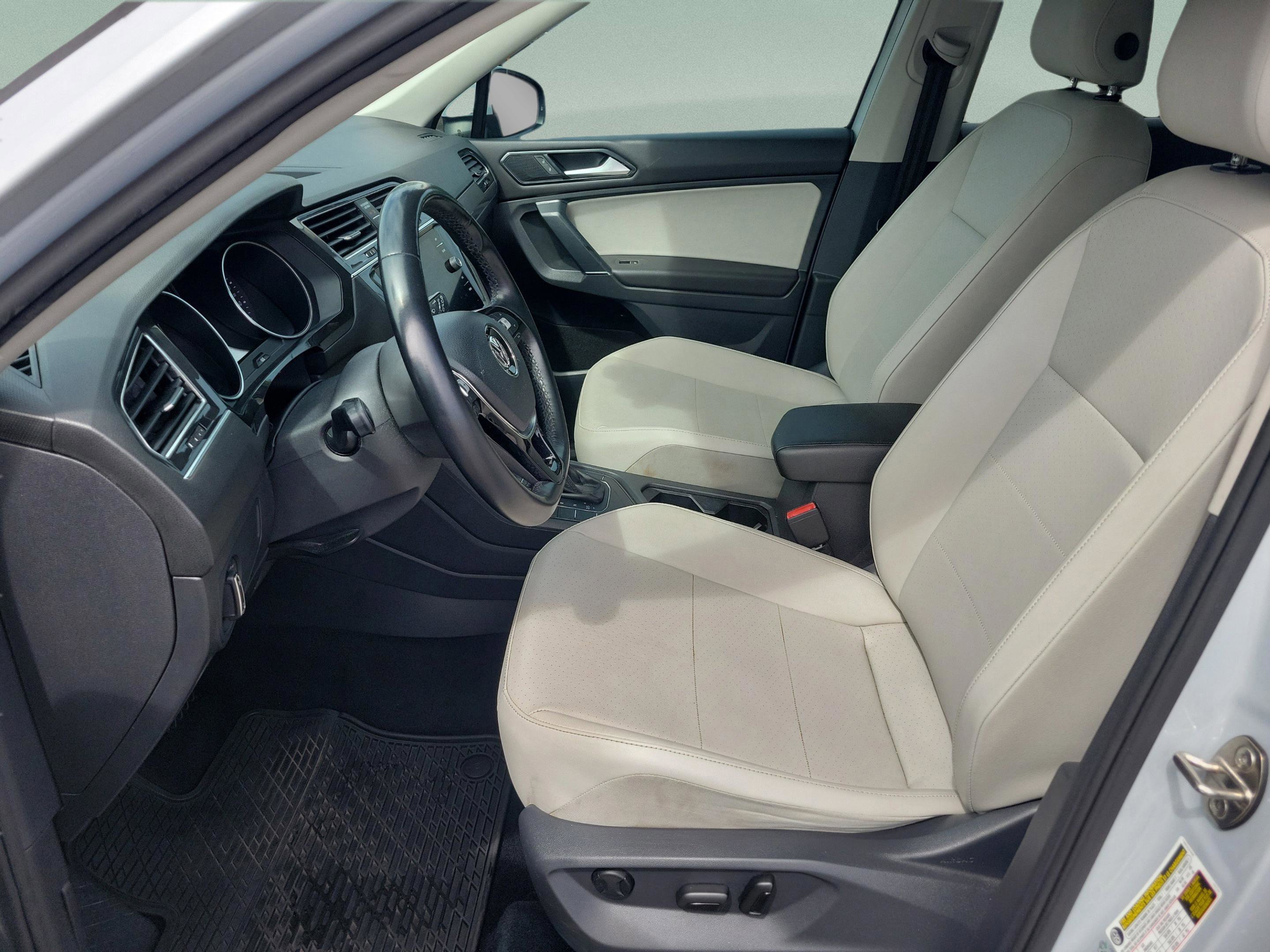 Used 2018 Volkswagen Tiguan SEL image 27