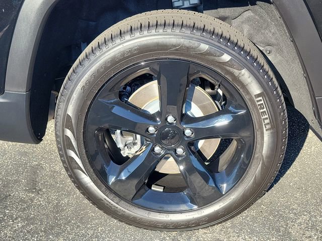 Certified 2025 Jeep Grand Cherokee L Limited w/ Luxury Tech Group II image 6