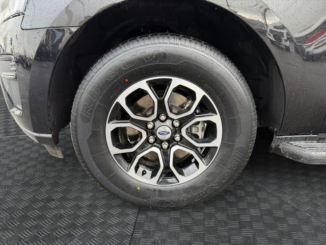 Used 2024 Ford Expedition XLT image 14
