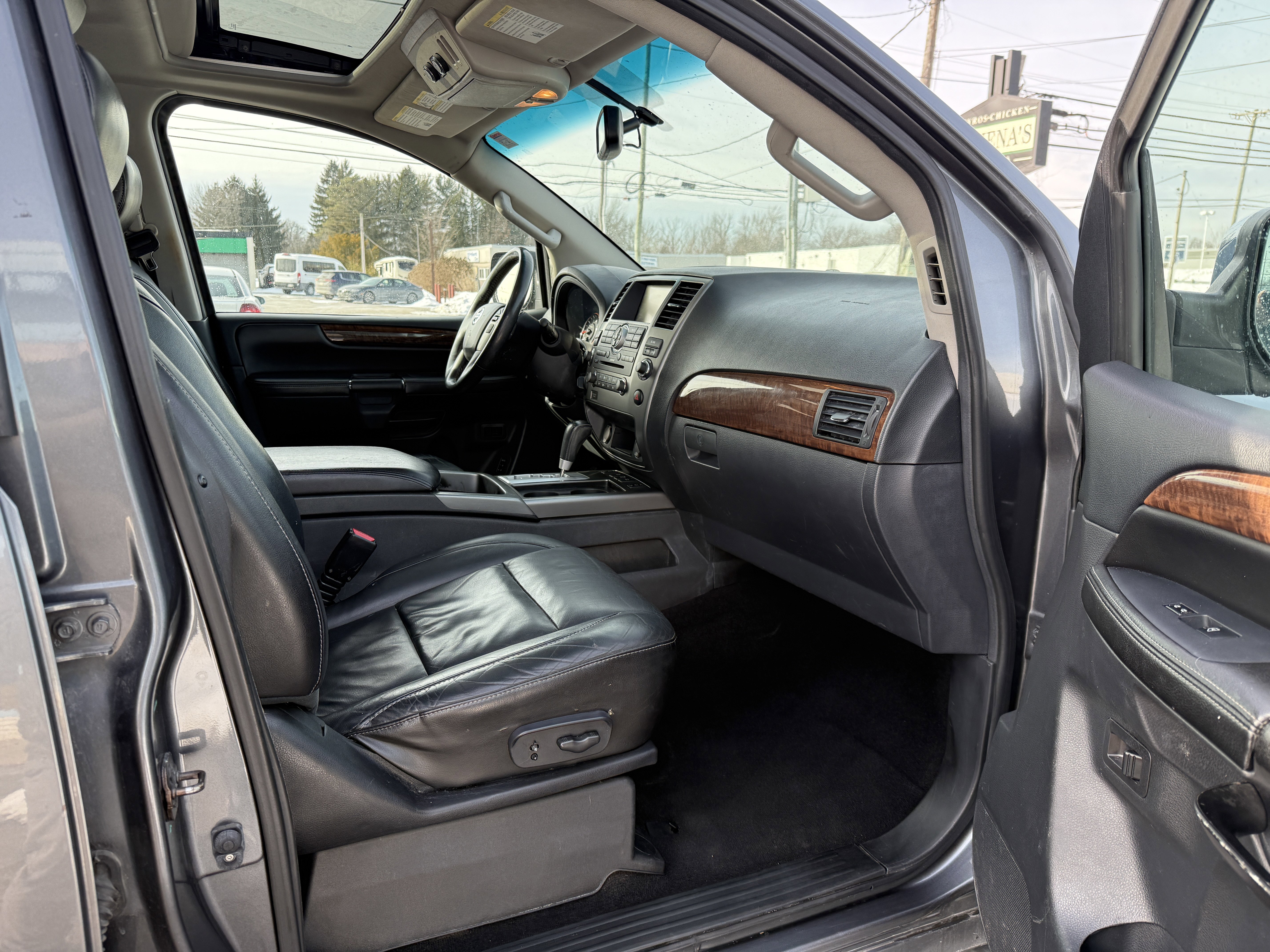 Used 2014 Nissan Armada Platinum w/ 2nd Row Captain Seat Package image 10