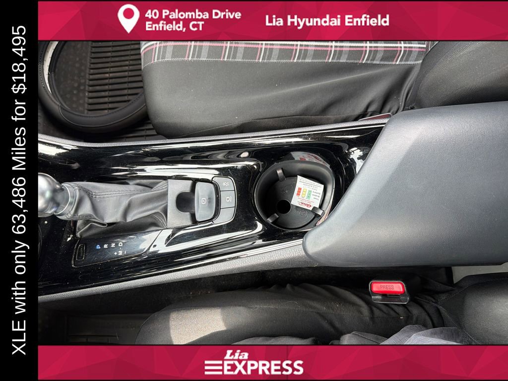 Used 2019 Toyota C-HR XLE FWD image 22