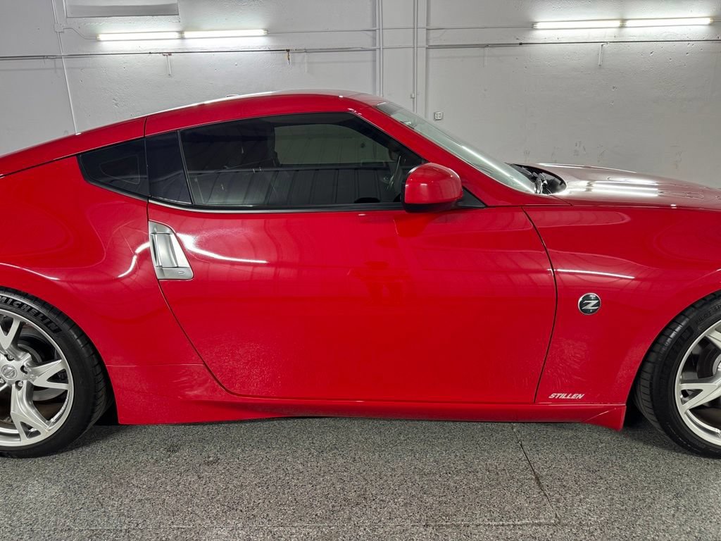 Used 2011 Nissan 370Z Touring w/ Sport Pkg RWD image 8