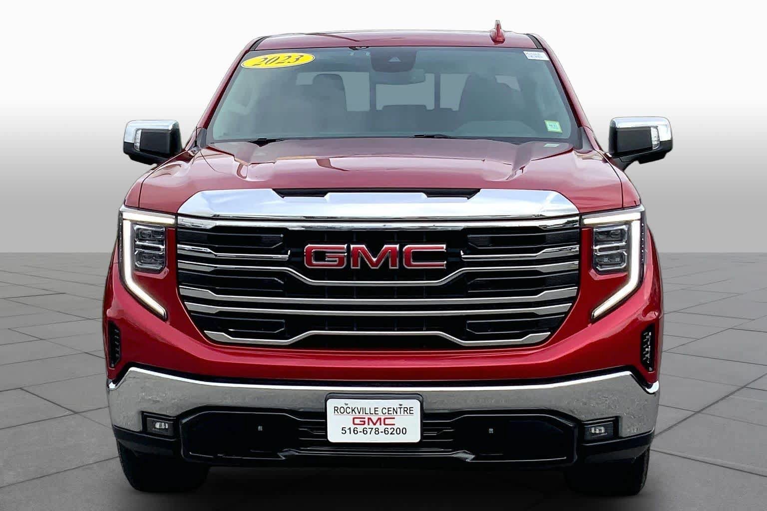Used 2023 GMC Sierra 1500 SLT w/ SLT Premium Package AWD/4WD image 4