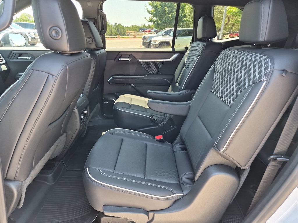 New 2027 GMC Acadia Denali w/ LPO, Floor Liner Package FWD image 33