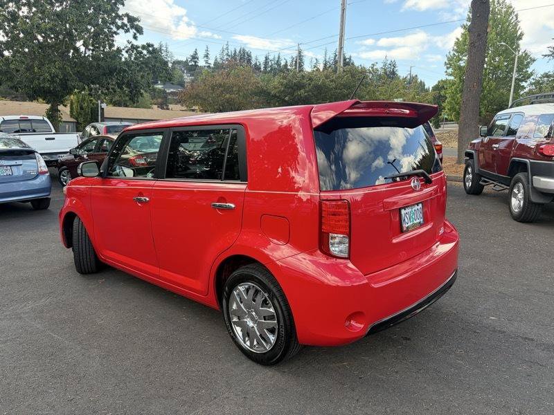 Used 2013 Scion xB FWD image 5