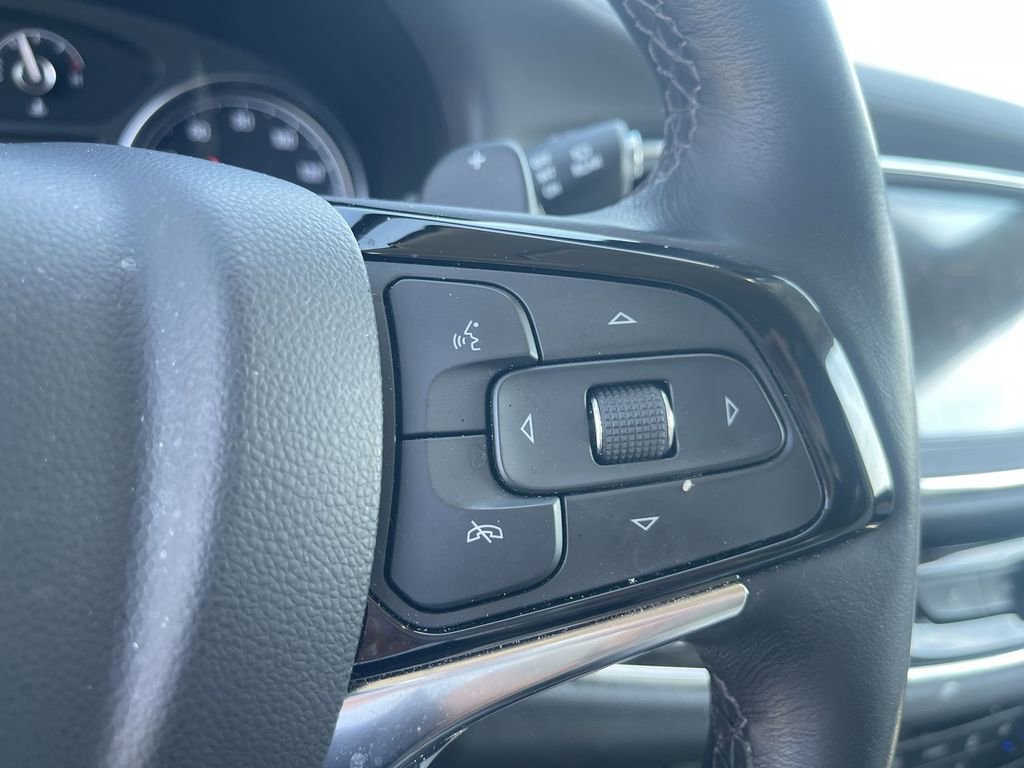 Used 2024 Buick Enclave Essence w/ Technology Package image 20