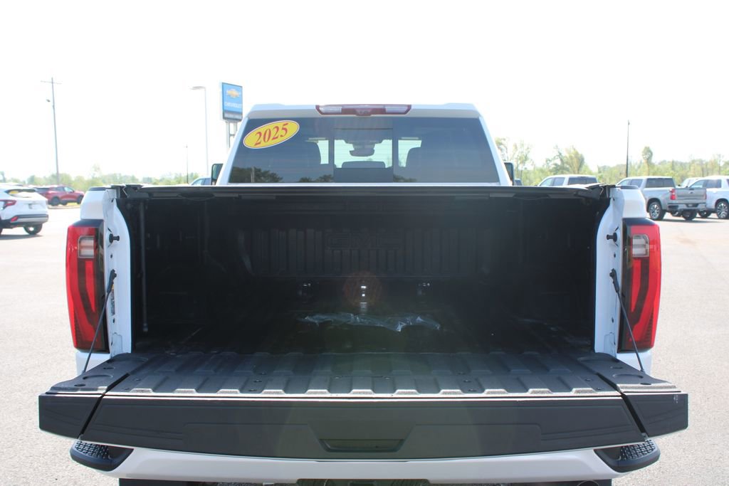 Used 2025 GMC Sierra 2500 Denali Ultimate image 16