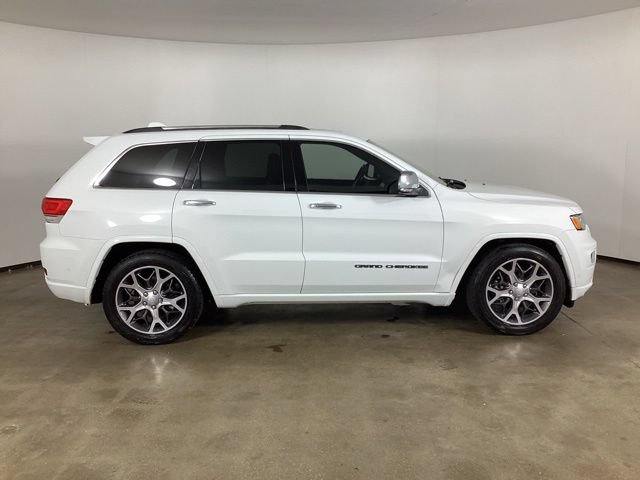 Used 2019 Jeep Grand Cherokee Overland AWD/4WD image 4