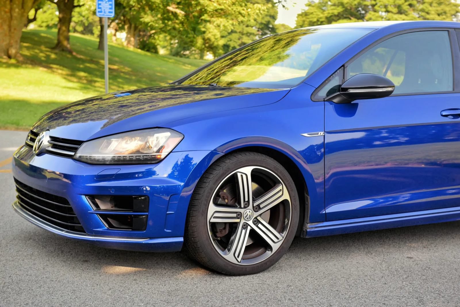 Used 2015 Volkswagen Golf R 4-Door AWD/4WD image 14