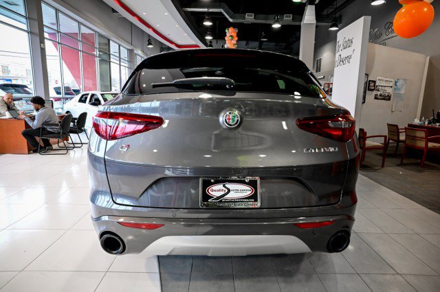 Used 2022 Alfa Romeo Stelvio Ti image 6