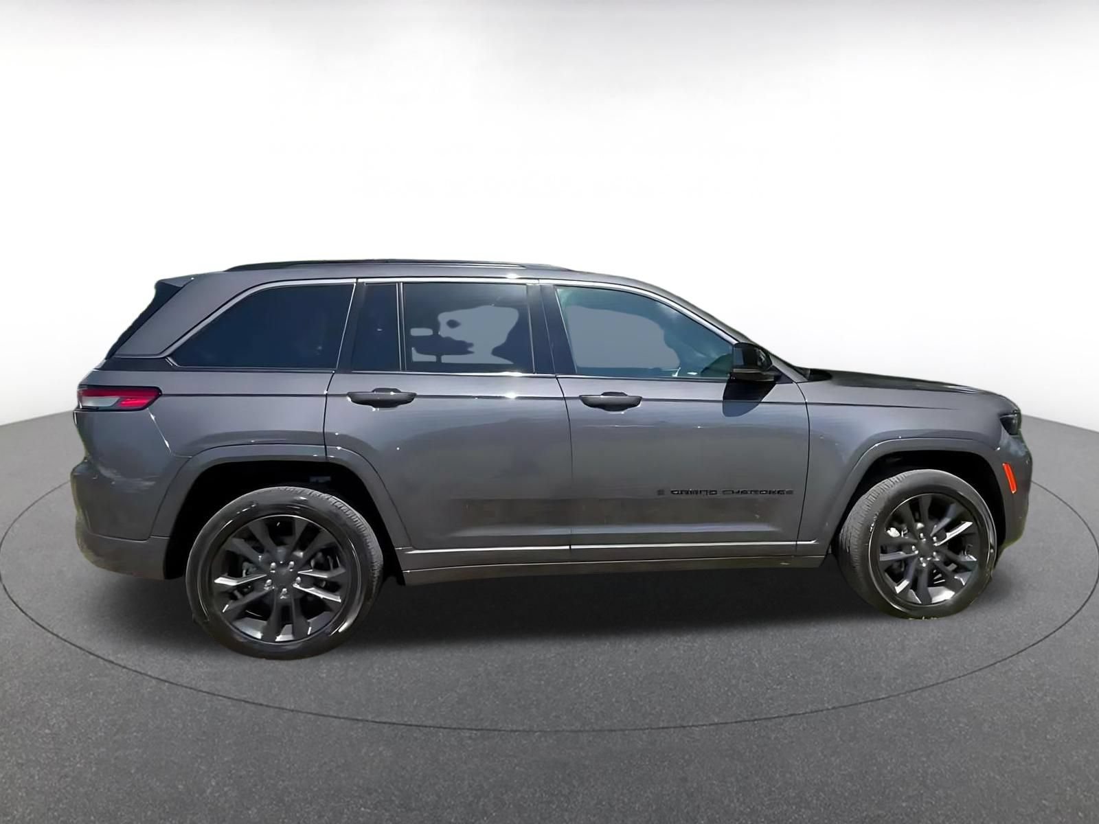 Used 2026 Jeep Grand Cherokee Limited AWD/4WD image 15