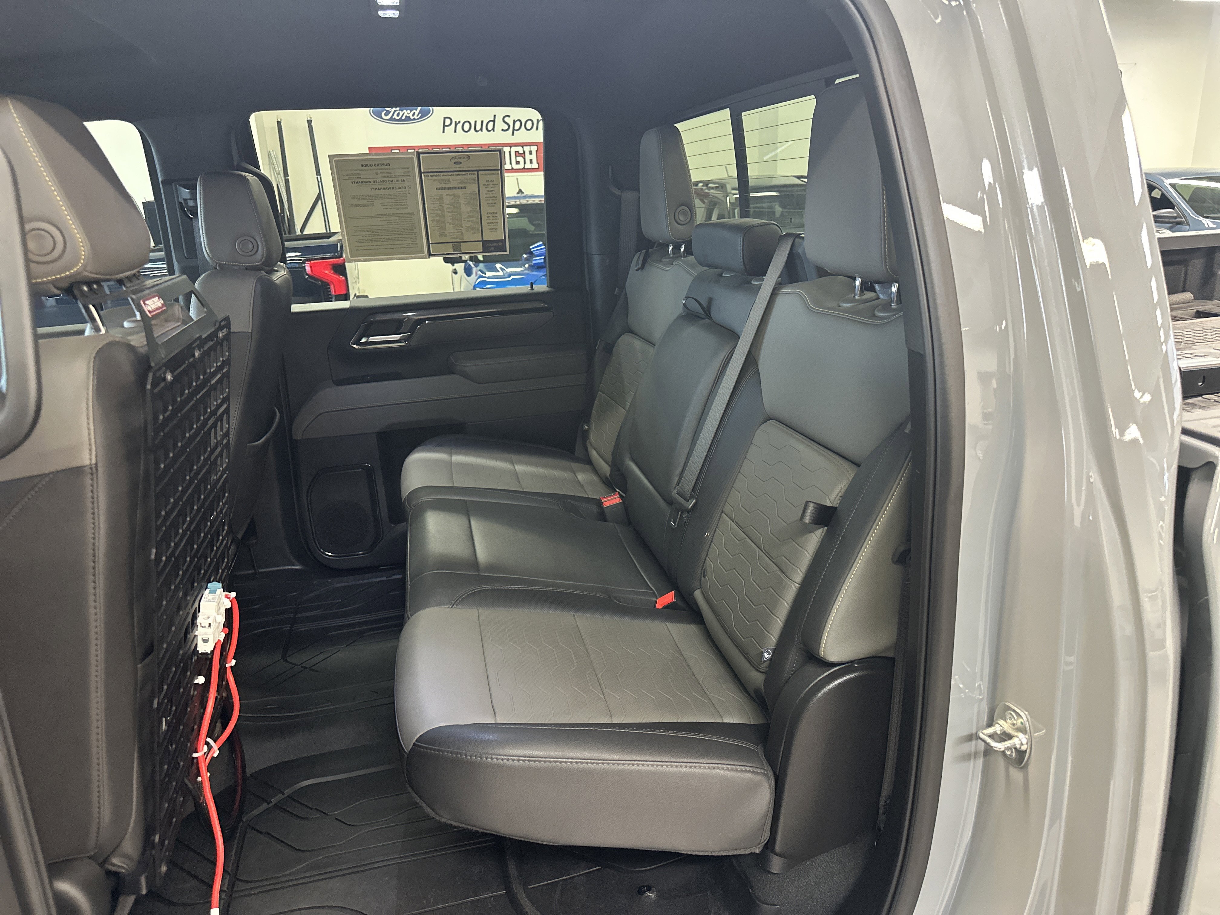 Used 2025 Chevrolet Silverado 2500 ZR2 w/ Technology Package image 5