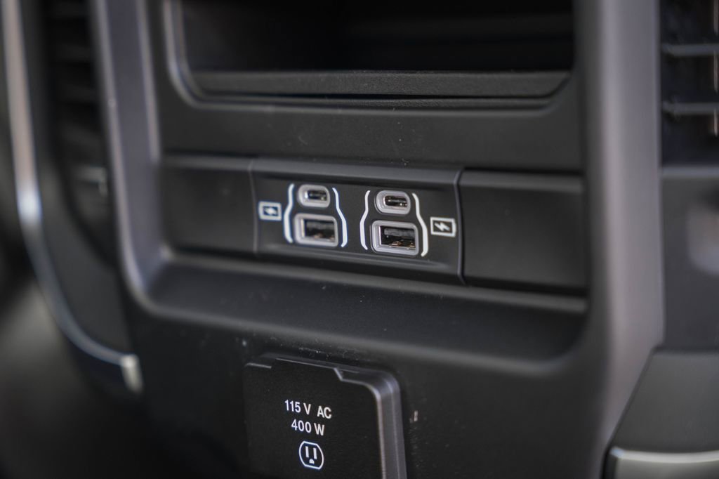 New 2026 RAM 1500 4x4 Crew Cab image 38