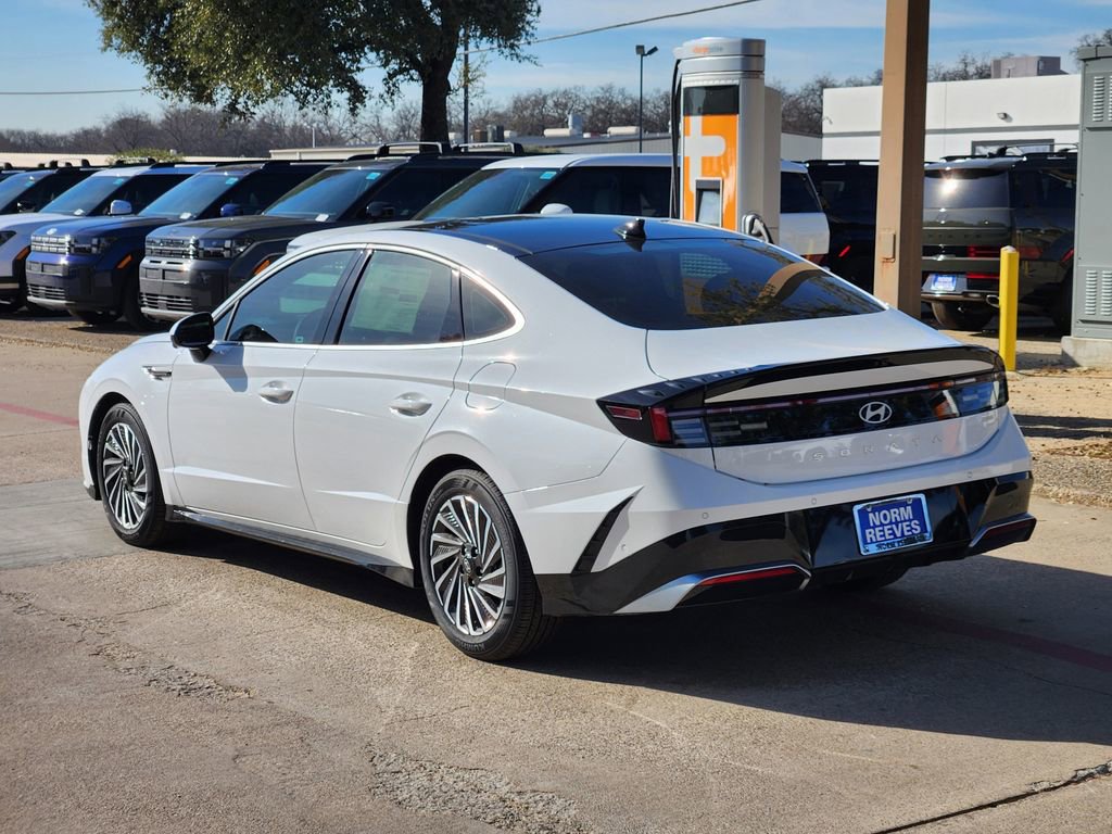 New 2025 Hyundai Sonata Limited FWD image 3