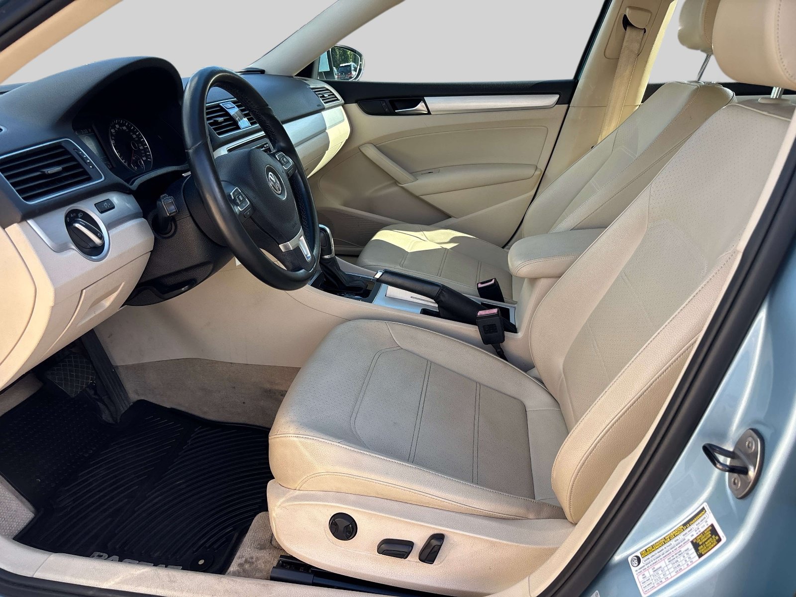 Used 2012 Volkswagen Passat 2.5 SE FWD image 6