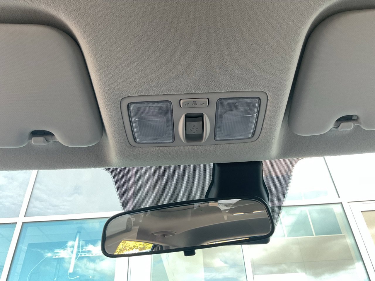 Used 2025 Hyundai Venue SEL FWD image 15