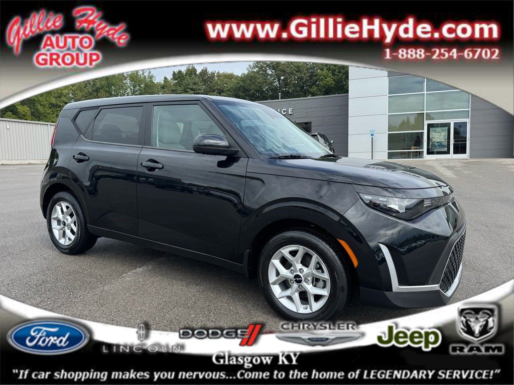 Used 2023 Kia Soul LX w/ LX Technology Package image 1