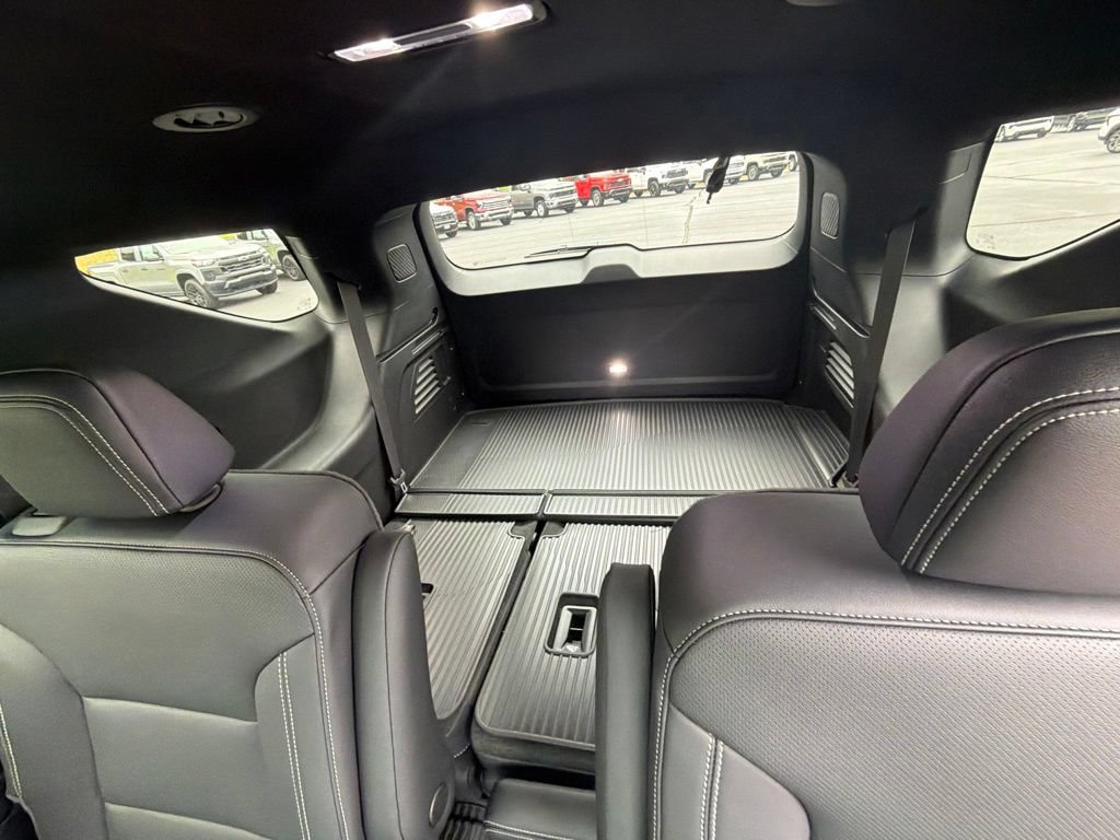 New 2027 Chevrolet Traverse LT w/ Midnight/Sport Edition AWD/4WD image 31