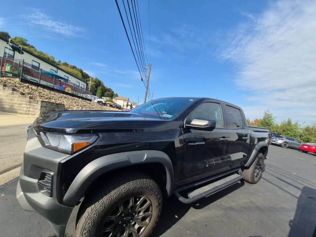 Used 2024 Chevrolet Colorado Trail Boss w/ Advanced Trailering Package AWD/4WD image 4