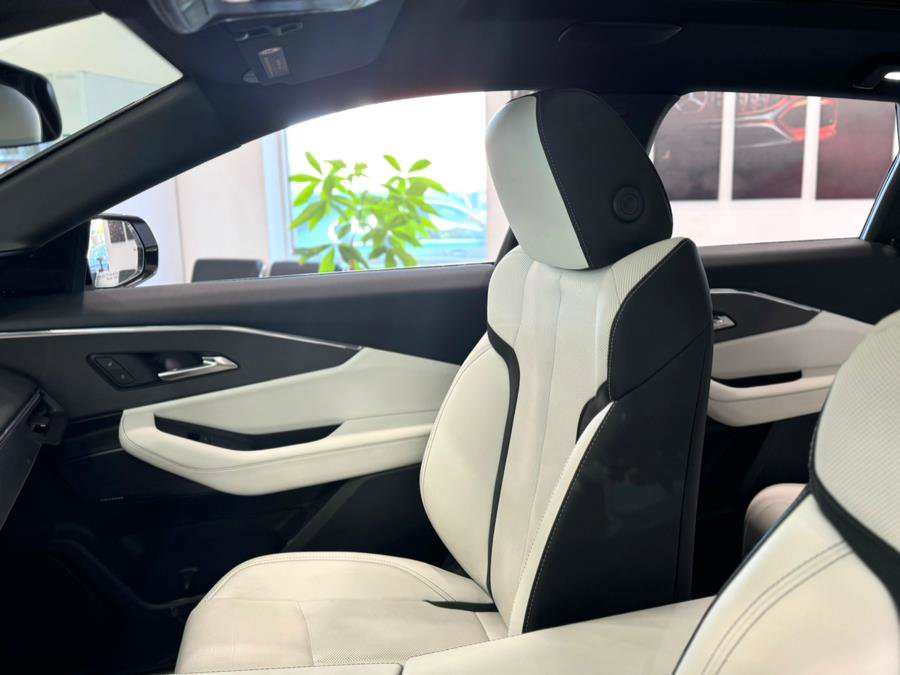 Used 2024 Acura ZDX A-Spec image 15