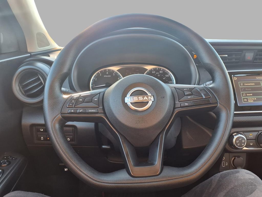 Certified 2025 Nissan Kicks Play S image 15