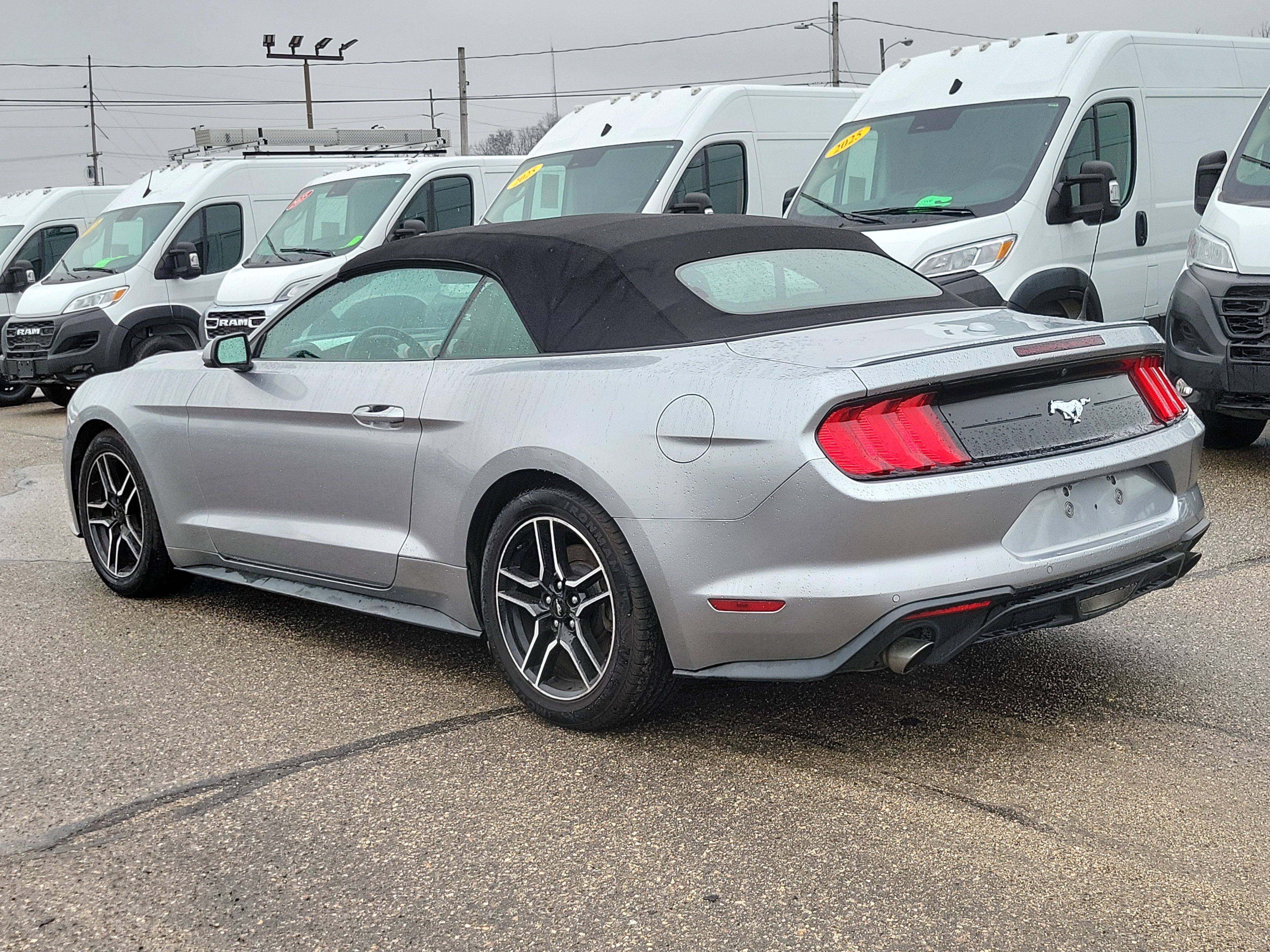 Used 2022 Ford Mustang Premium image 3