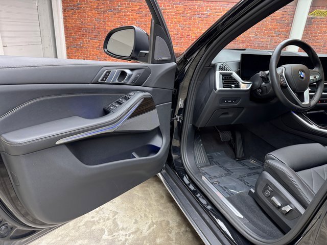 Certified 2024 BMW X5 xDrive40i w/ Premium Package image 9