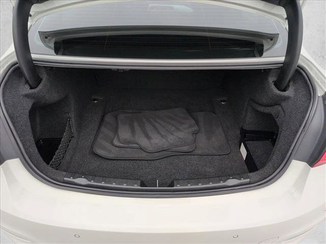 Used 2018 BMW 320i Sedan RWD image 6