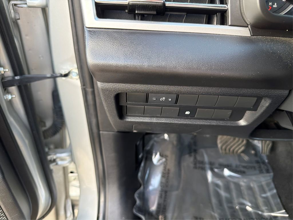 Used 2022 Mitsubishi Outlander ES image 18