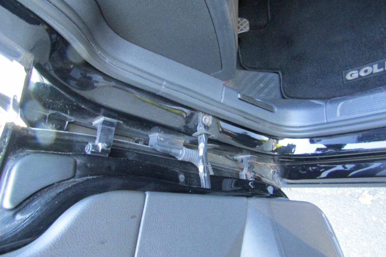 Used 2017 Volkswagen Golf S FWD image 38