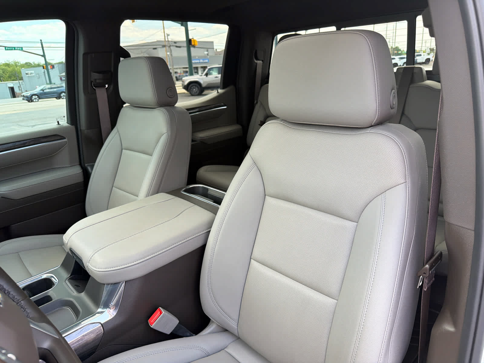 Used 2024 Chevrolet Silverado 1500 LTZ w/ LTZ Premium Package AWD/4WD image 23