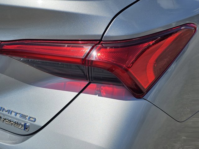 Used 2021 Toyota Avalon Limited w/ Advanced Safety Package FWD image 9