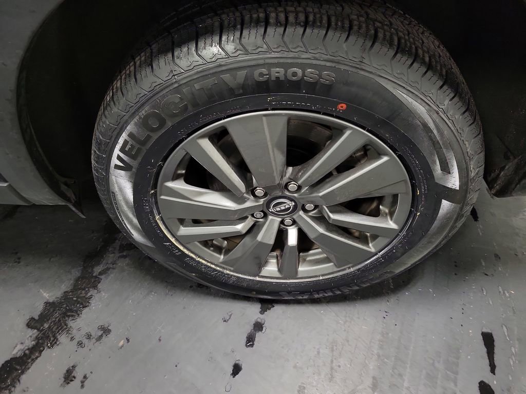 Used 2022 Nissan Pathfinder SV image 10