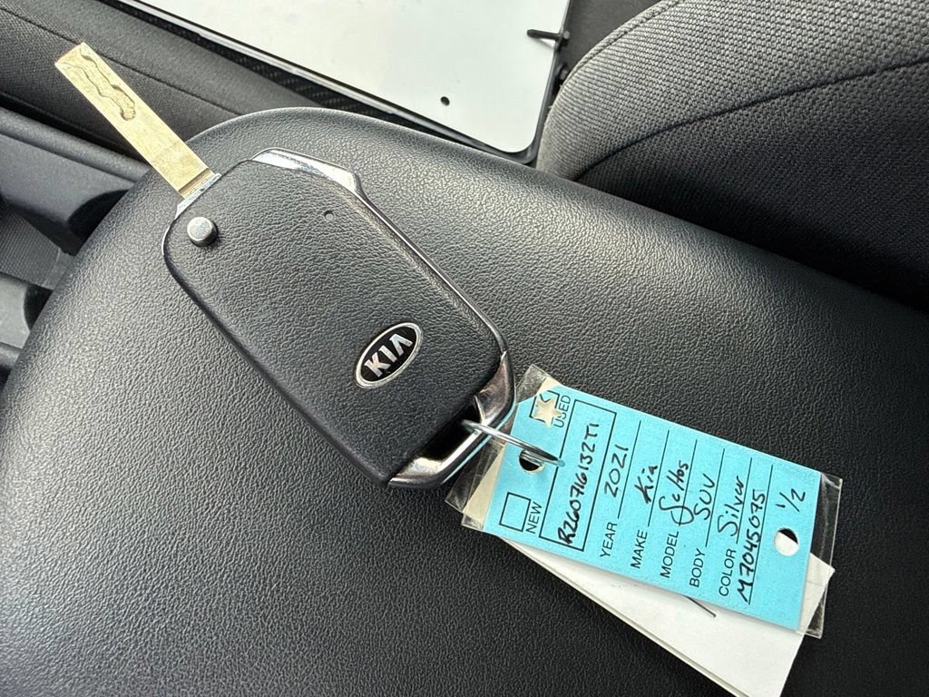 Used 2021 Kia Seltos LX AWD/4WD image 32