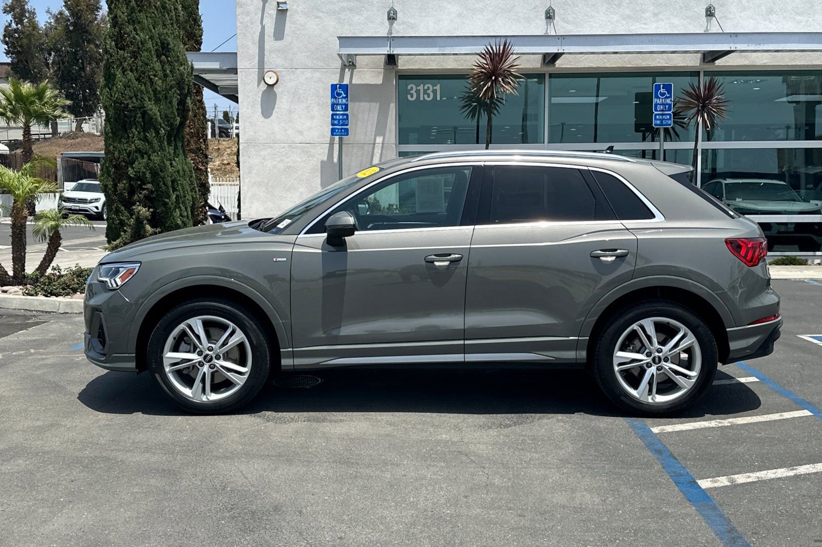 Used 2023 Audi Q3 2.0T Premium w/ Convenience Package AWD/4WD image 7