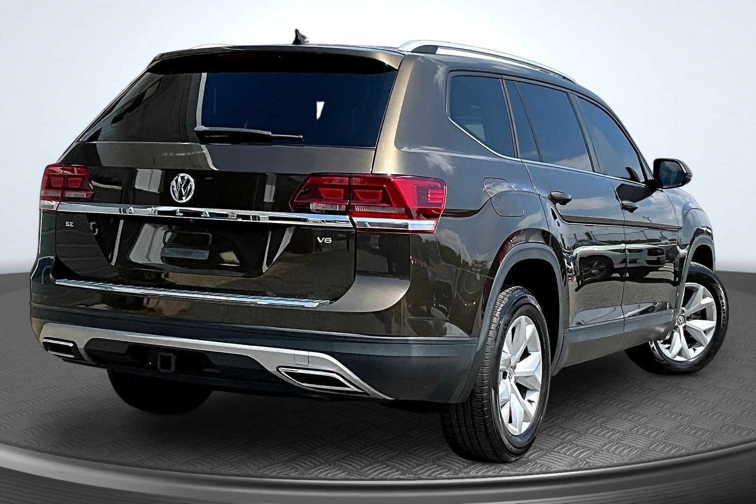 Used 2019 Volkswagen Atlas SE w/ Towing Package FWD image 5