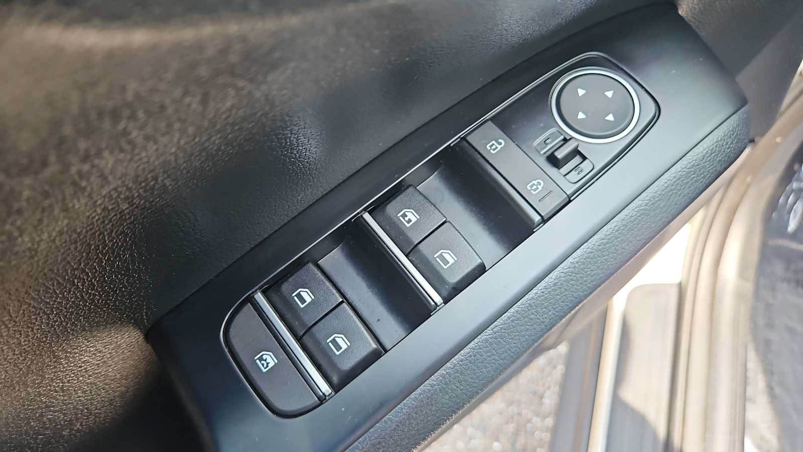 Used 2024 Kia Soul S FWD image 15