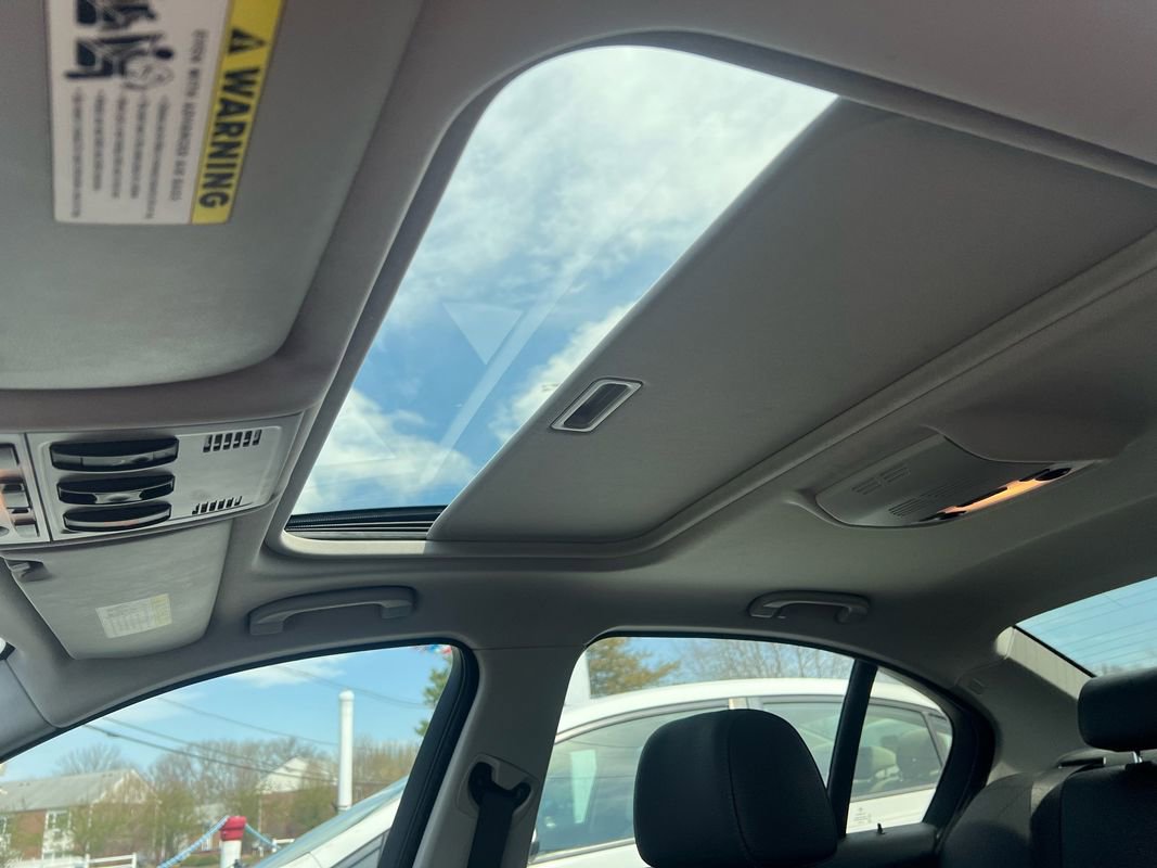 Used 2010 BMW 328i xDrive Sedan AWD/4WD image 17