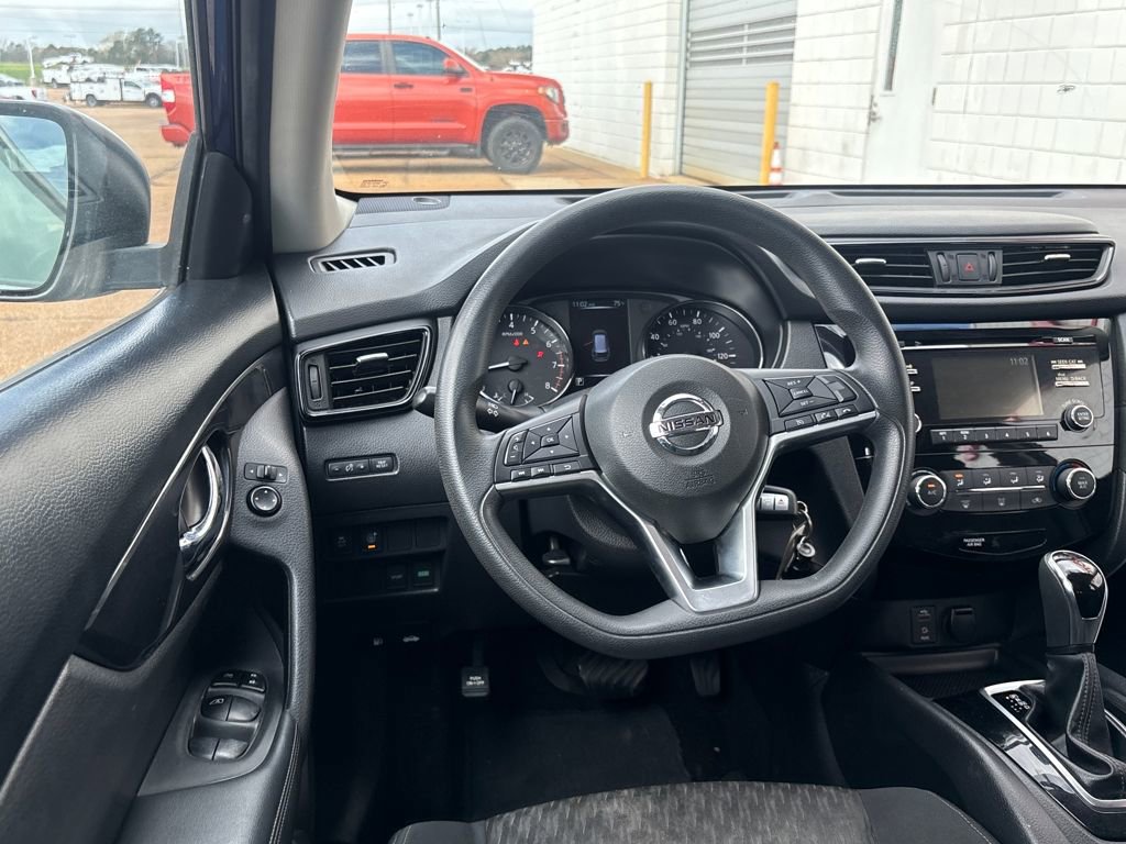 Used 2017 Nissan Rogue S image 4